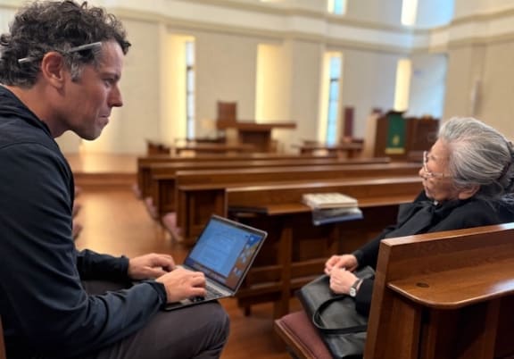 Journalist from US interviewing an atomic bomb survivor (October 2025)