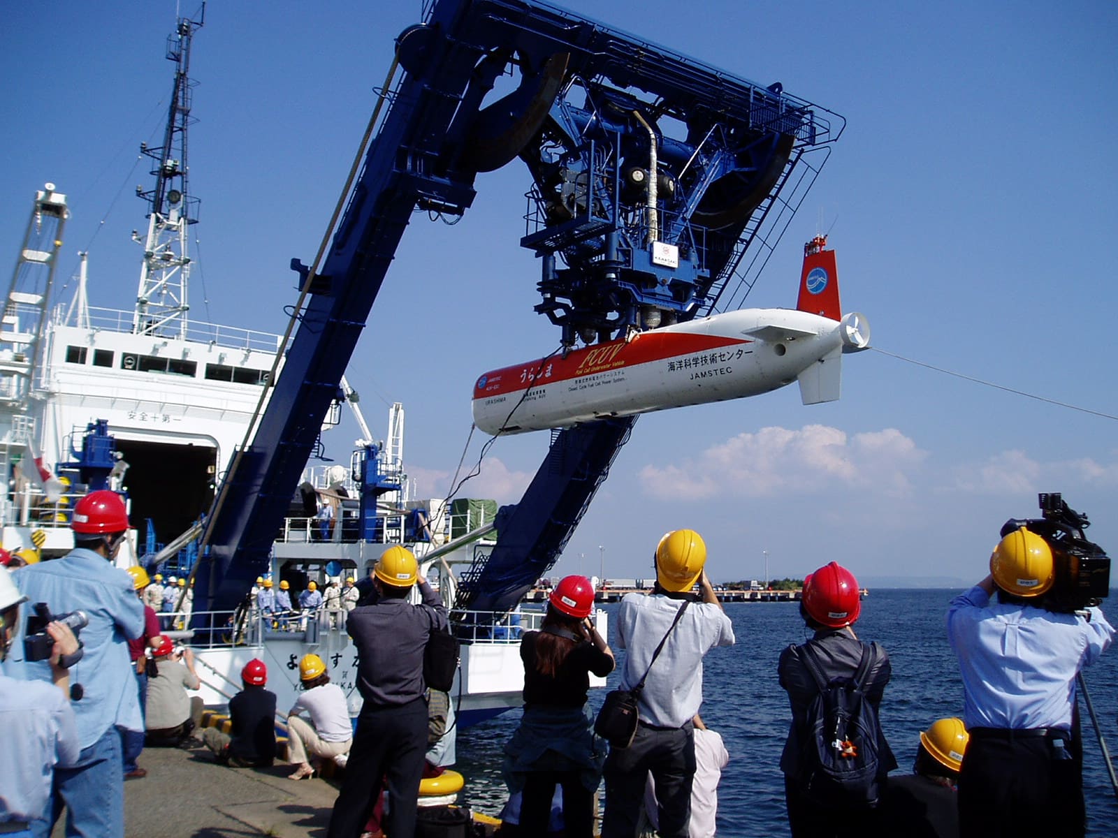 JAMSTECが開発した深海探査ロボット「うらしま」を取材（2003年9月）