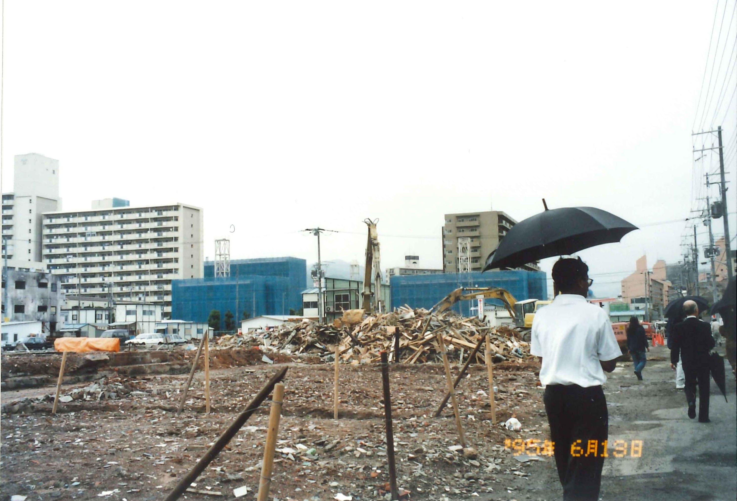 阪神・淡路大震災で被災した神戸市内を取材（1995年6月）