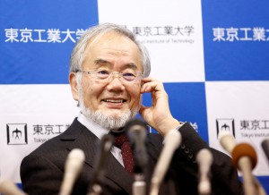 Yoshinori Ohsumi, a professor of Tokyo Institute of Technology, smiles during a news conference after he won the Nobel medicine prize at Tokyo Institute of Technology in Tokyo